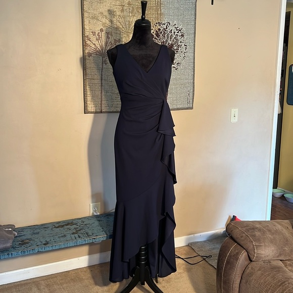 Betsy and Adam size 6 Navy Maxi Formal Dress - Picture 1 of 9